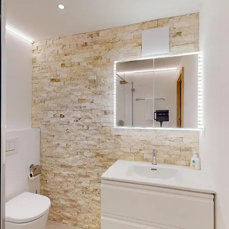 Du 3 Apartment *